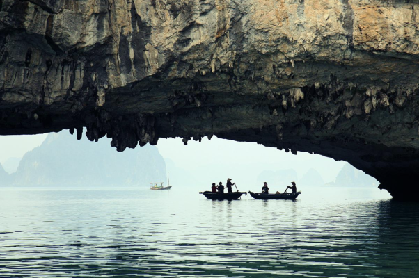 thue xe 45 cho di ho Ba Ham Vinh Ha Long 
